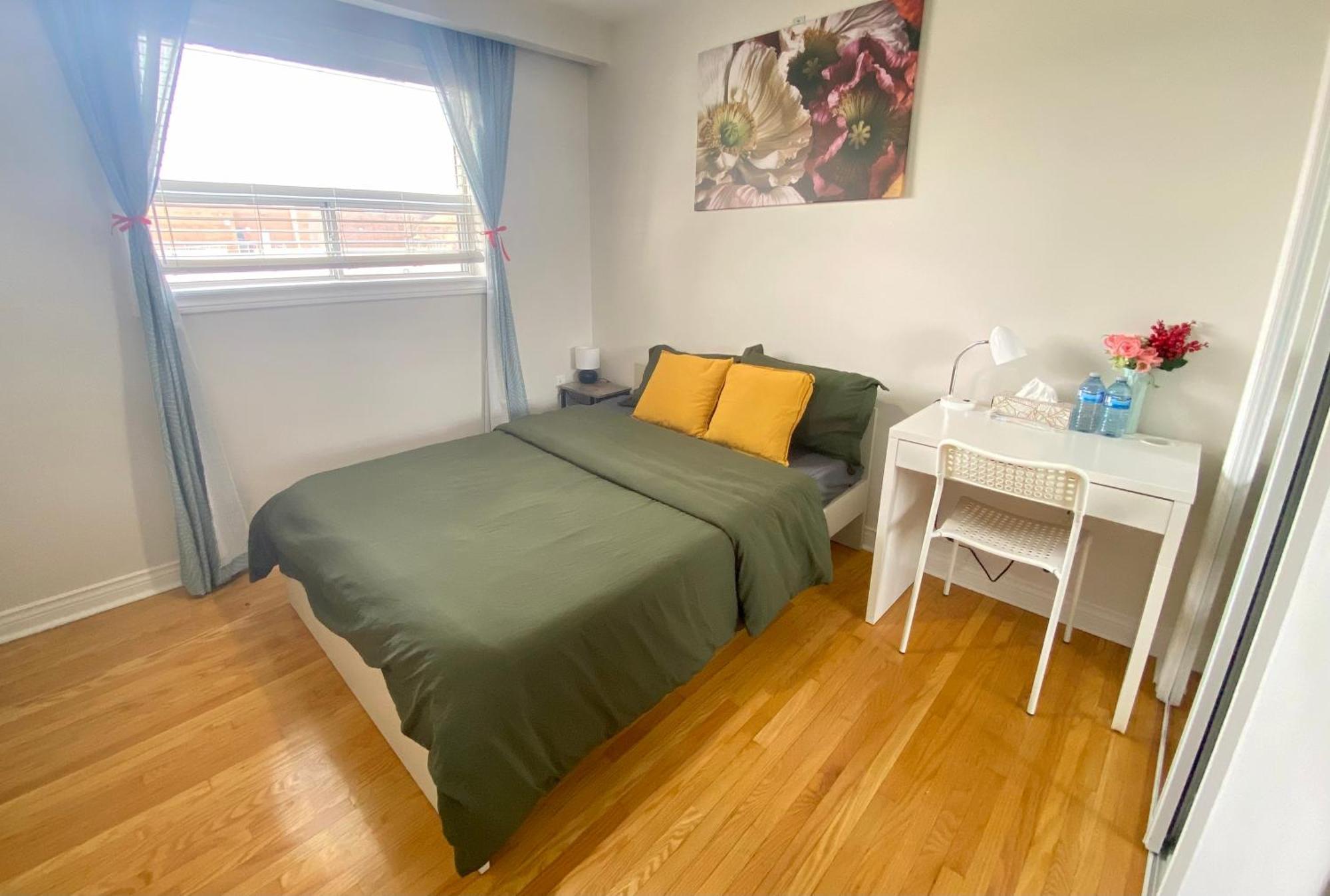 מלון Sunny House - Main Floor, Free Parking, In טורונטו חדר תמונה